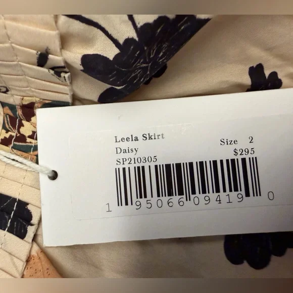 Leela Floral Poplin Mini Skirt - Picture 3 of 5